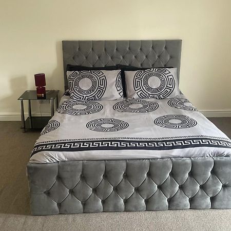 Stylish 1-Bed Apt - Sleeps 4 - Parking - Wifi Manchester Exteriér fotografie